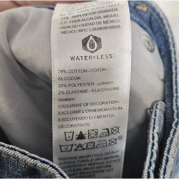 Levis Signature Totally Shaping Bootcut Light Wash High Rise Jeans 36x30 NWT - Picture 10 of 10